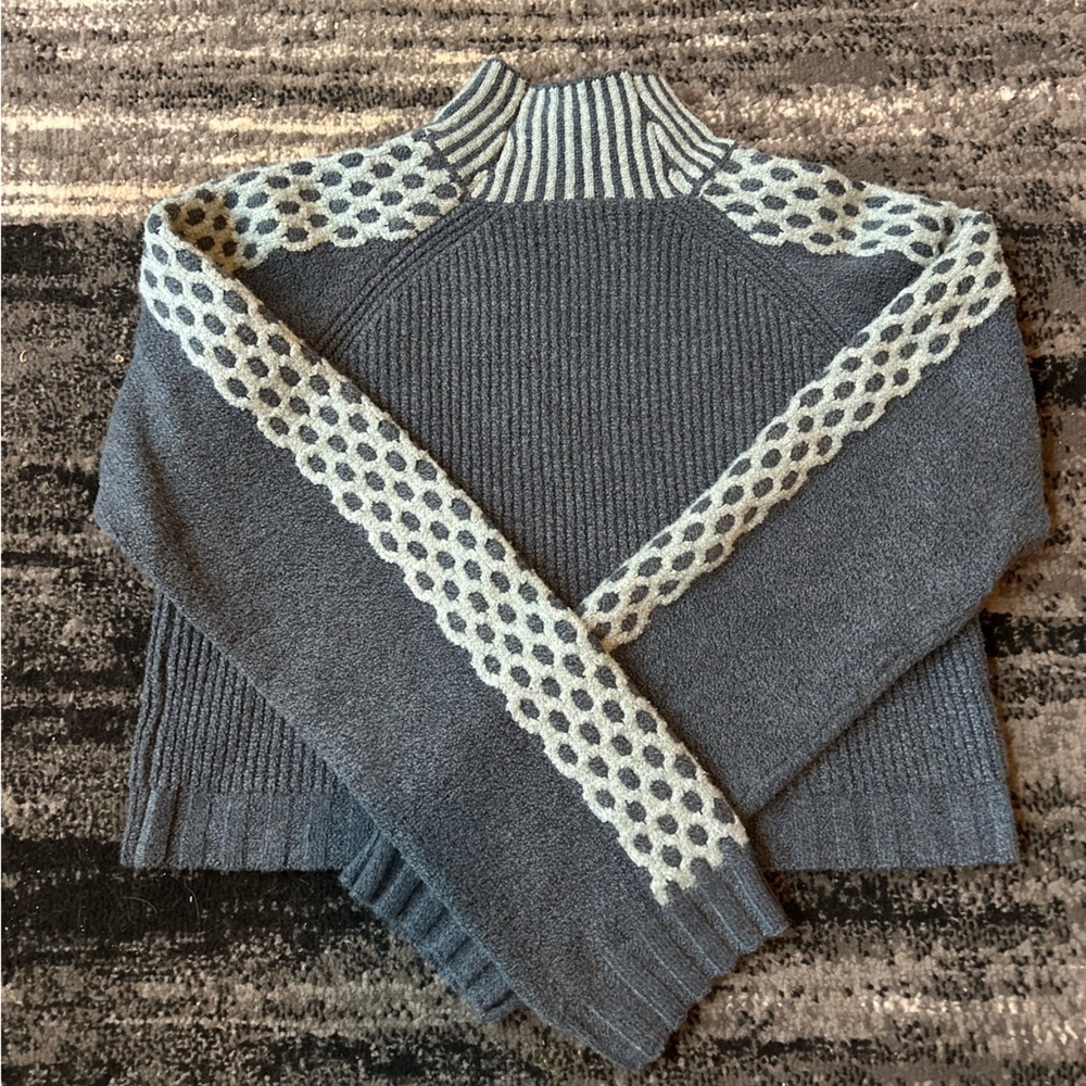 WILD FABLE Mock Neck Cropped Boxy Pull-Over Sweater - Picture 7 of 9